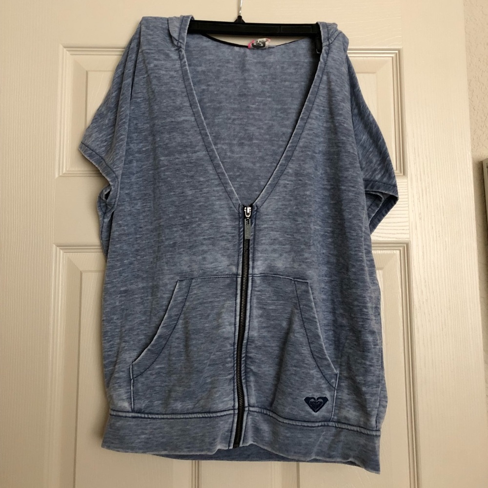 Roxy- short sleeve v-neck hoodie- Medium